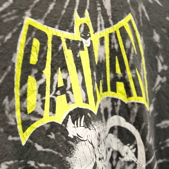 Batman Women’s Long Sleeve Graphic Tee Tie-Dye Size Small - Picture 2 of 5